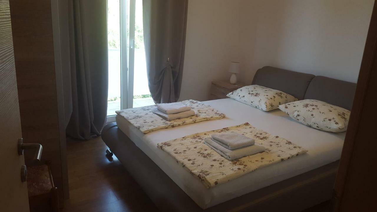 Apartmani Slavica Раб Екстериор снимка