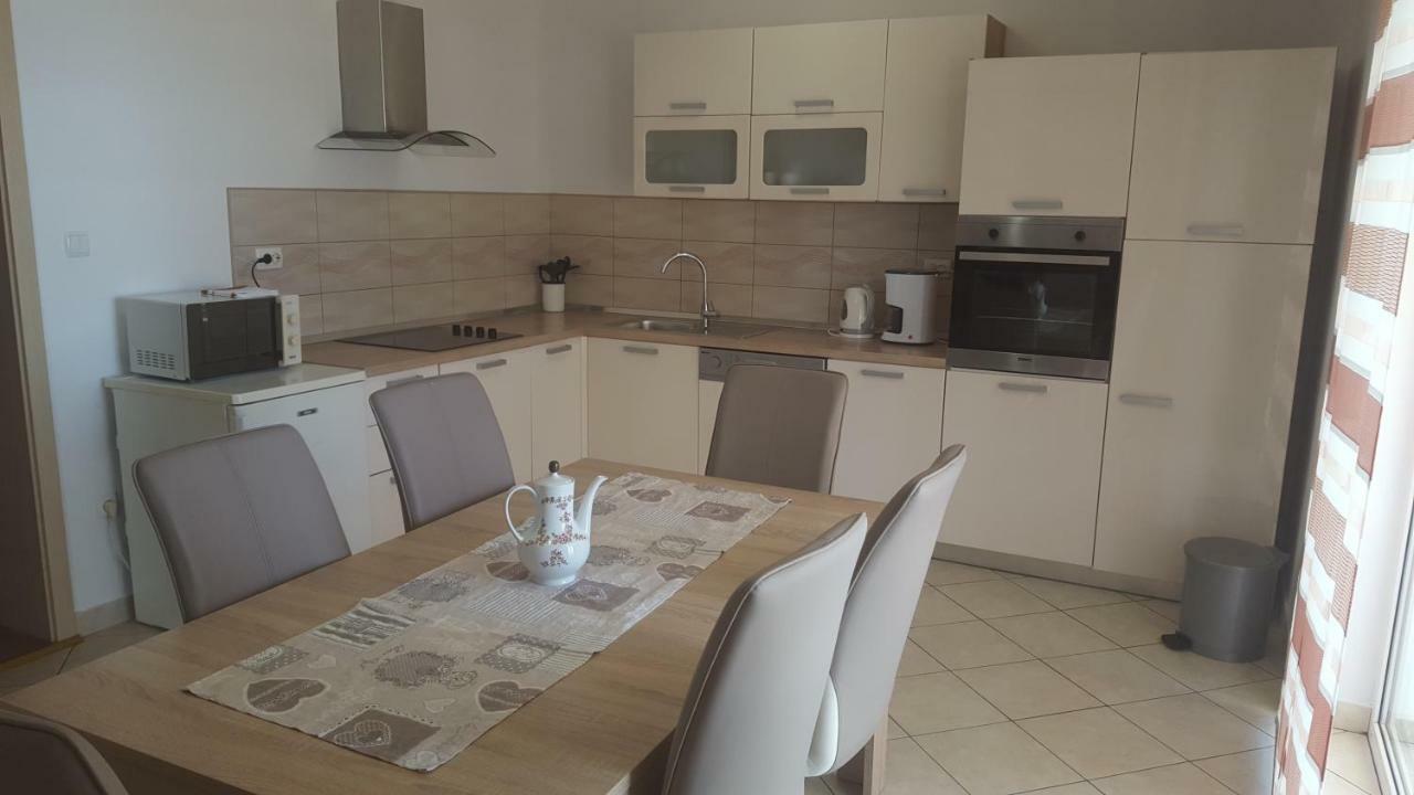 Apartmani Slavica Раб Екстериор снимка